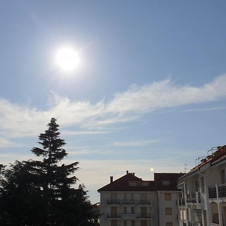 Condominio Ariazzurra S. Bart. San Bartolomeo Al Mare Exteriör bild