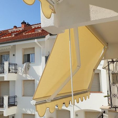 Condominio Ariazzurra S. Bart. San Bartolomeo Al Mare Exteriör bild
