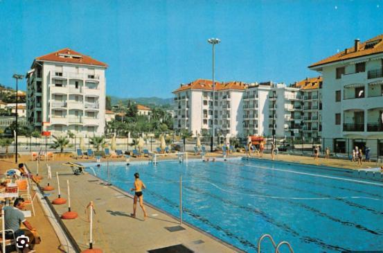 Condominio Ariazzurra S. Bart. San Bartolomeo Al Mare Exteriör bild