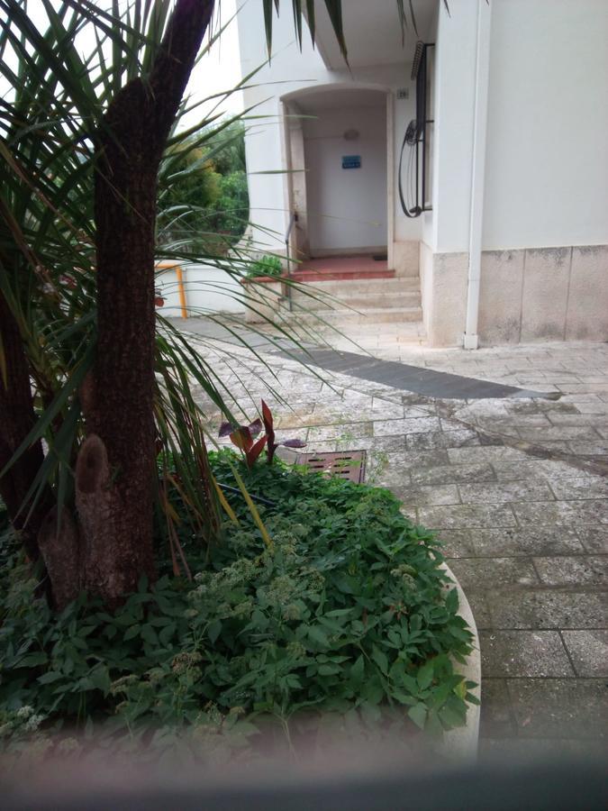 Condominio Ariazzurra S. Bart. San Bartolomeo Al Mare Exteriör bild