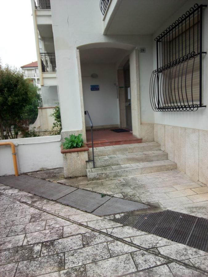 Condominio Ariazzurra S. Bart. San Bartolomeo Al Mare Exteriör bild
